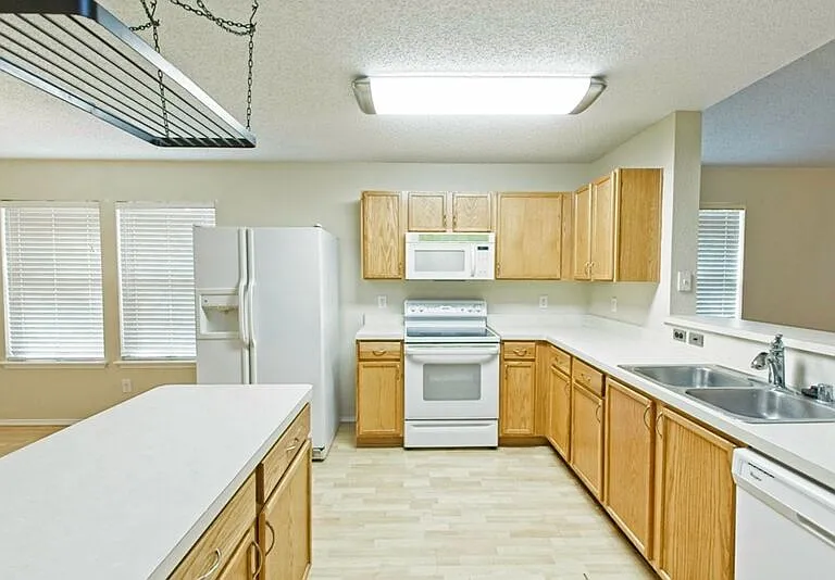 1118 Water Oak Way — Photo 15