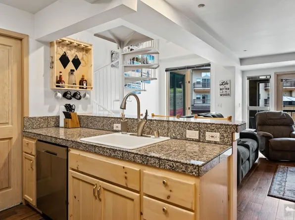 1377 Kirkwood Meadows Dr #208, Kirkwood, CA 95646