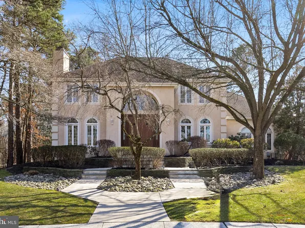 1 Elena Ct, Voorhees, NJ 08043