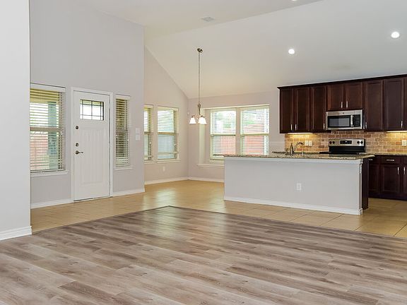5th image of 123 Griffin Ave