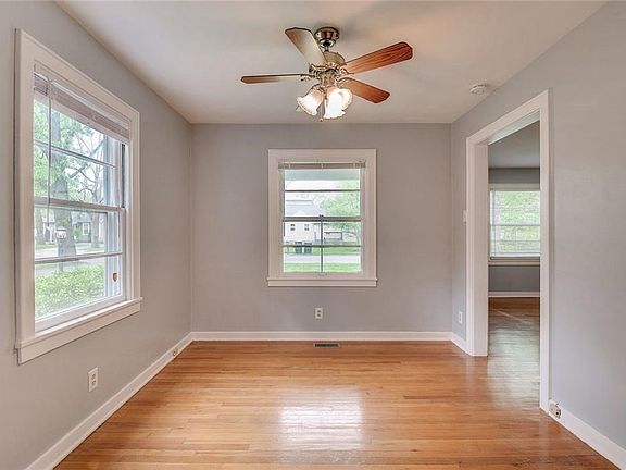 4th image of 2214 N New York Ave