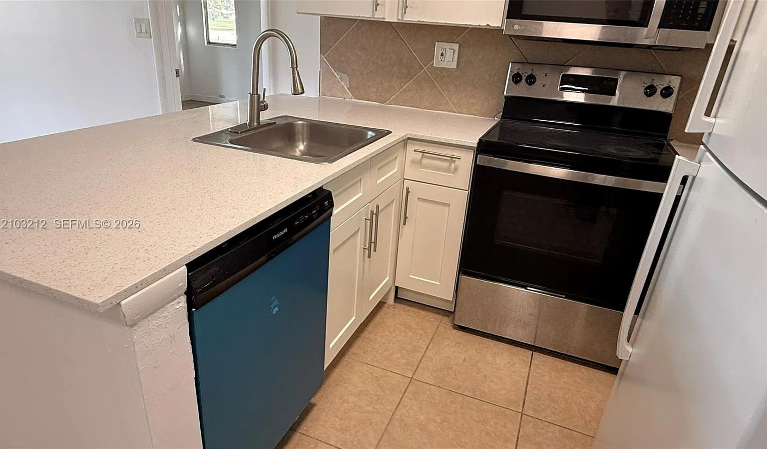 Coco Parc Condo — Photo 4