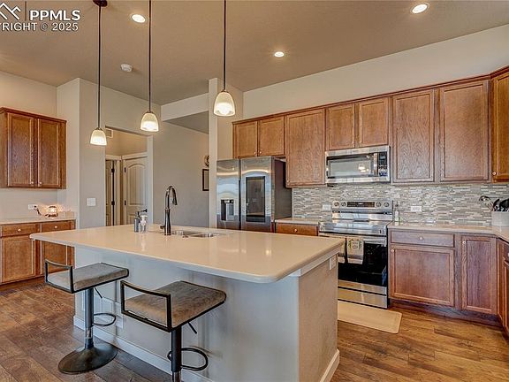 4th image of 8934 Pacific Crest Dr