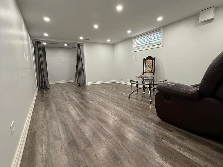 146 Brenda Cres #BASEMENT — Photo 6