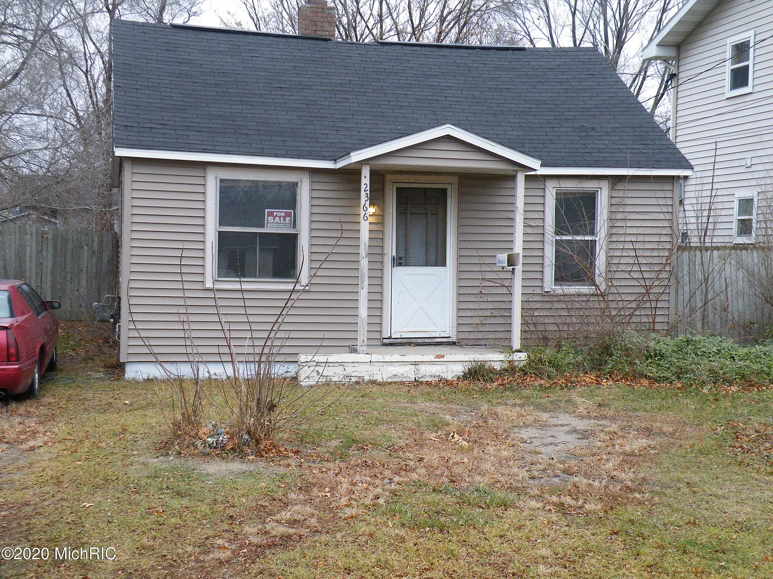 2366 Norman Ave photo 1