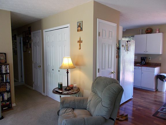 5th image of 2538 Ontario St