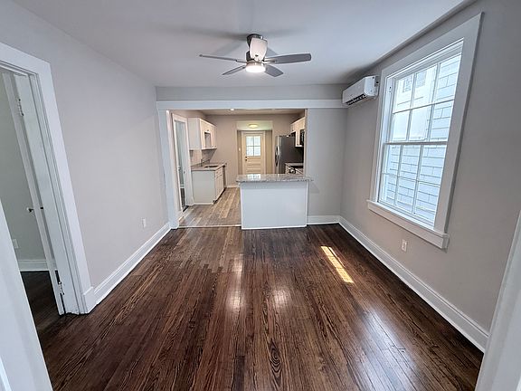 4th image of 3434 Parkwood Ave