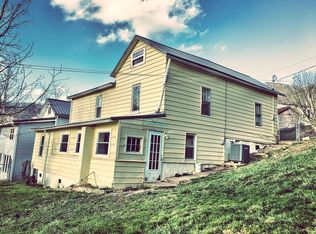 121 Highland St, Gassaway, WV 26624
