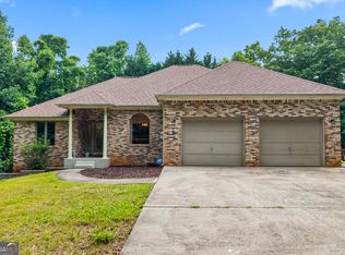 160 Quail Ridge Dr, Cleveland, GA 30528