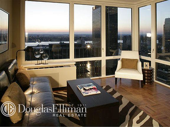 3rd image of 9 W 31st St APT 32D