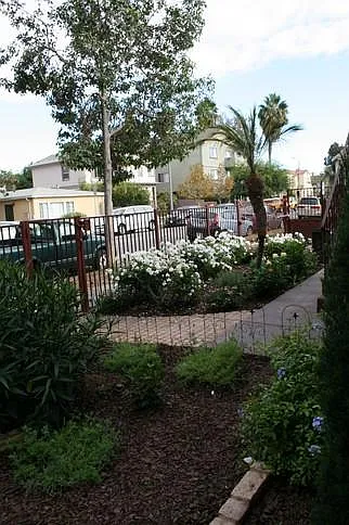 2527 Elm Ave #B — Photo 22