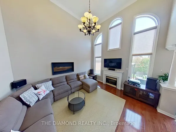 9 Amos Ct, Markham, ON L6E 2E9