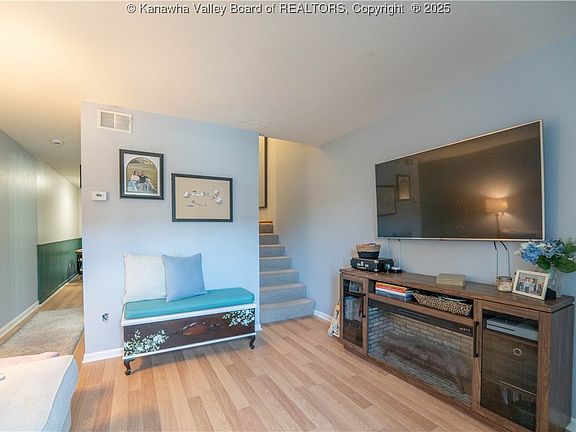 4th image of 111 Heritage Pl