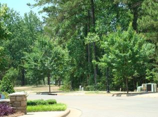 201 Hedgerose Ln, Dothan, AL 36305