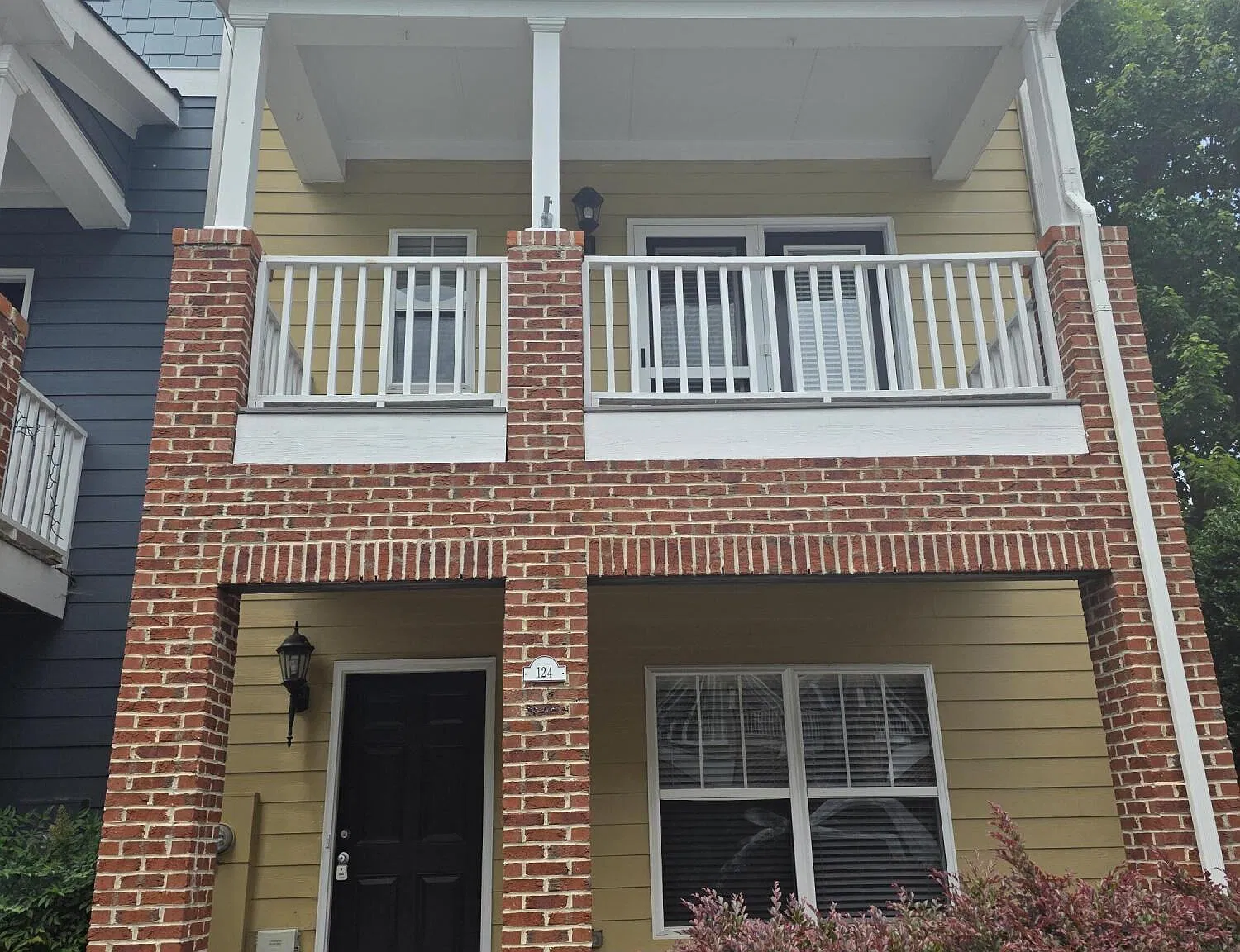 3 bed, 4.0 bath, 1889 sqft, $1,950 — Photo 1
