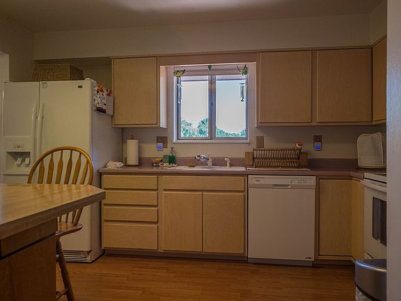 3rd image of 6675 Brook Park Dr