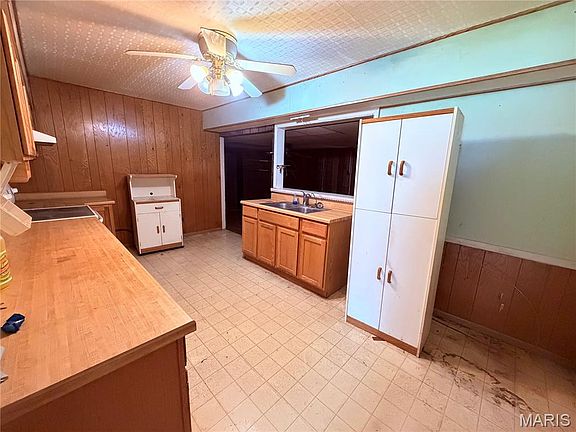 5th image of 2640 Logan St