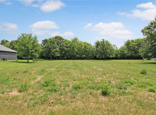 13 Chestnut Run, Mattoon, IL 61938