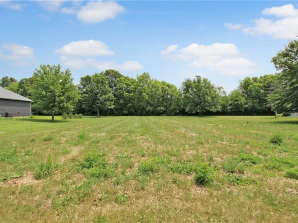 13 Chestnut Run, Mattoon, IL 61938