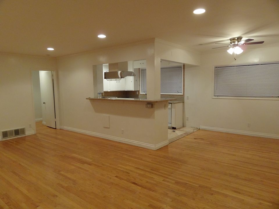 2nd image of 4 N Alboni Pl #3