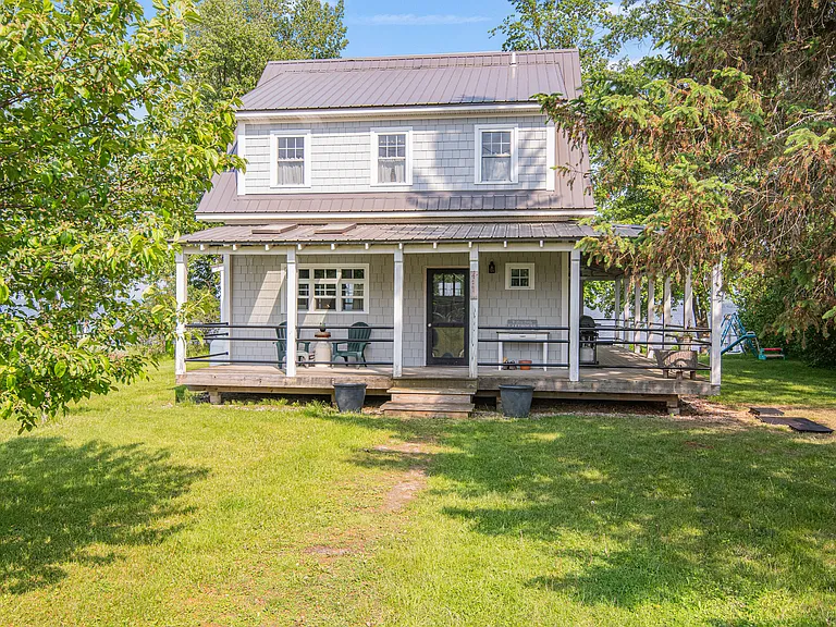 419 N End Rd E — Photo 8