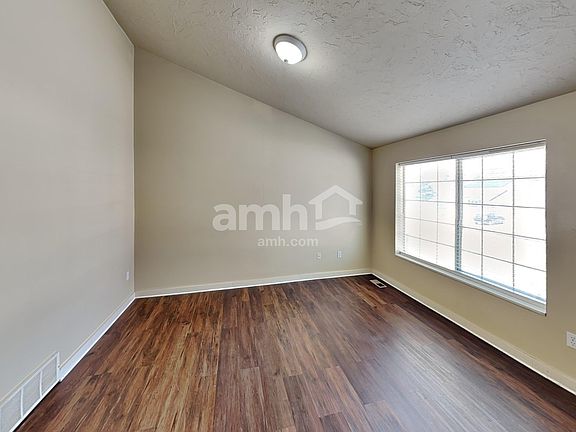 5th image of 339 W 2450th St N
