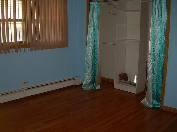 4th image of 2501 N Montclare Ave #2