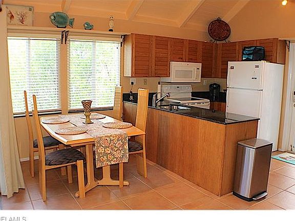 3rd image of 1799 Middle Gulf Dr Unit 106