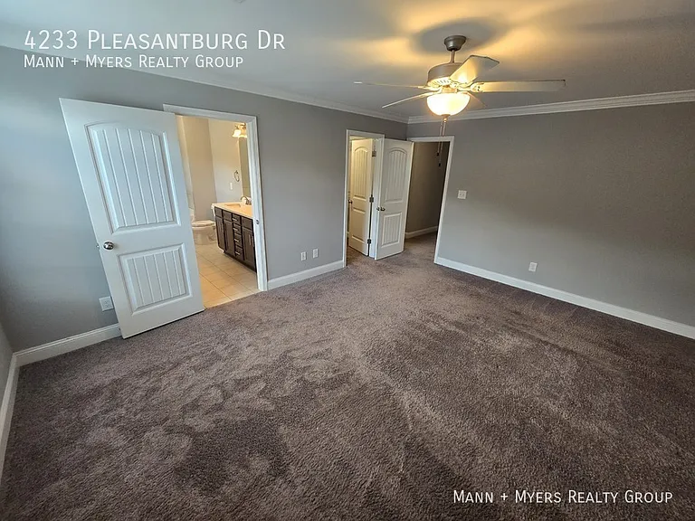 4233 Pleasantburg Dr — Photo 36