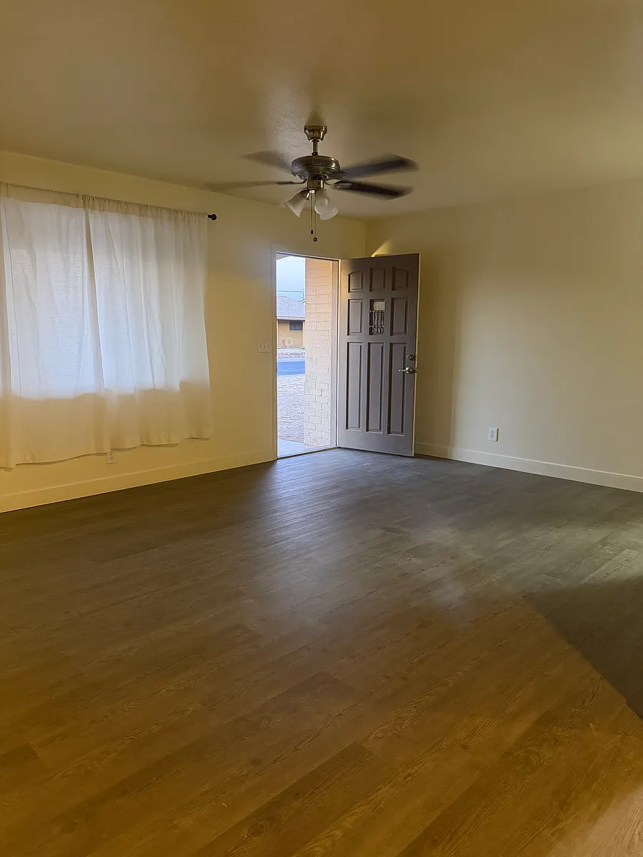 Building Photo - 3139 W Corrine Dr