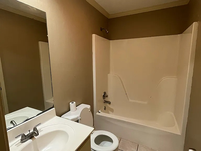 211 Rodney Guthrie Dr — Photo 9