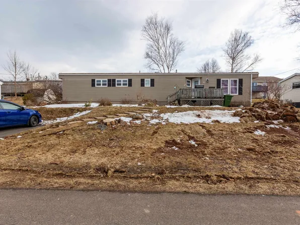 102 Heritage Dr, Cornwall, PE C0A 1H5