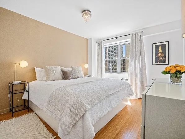 100 W 93rd St APT 8K, New York, NY 10025