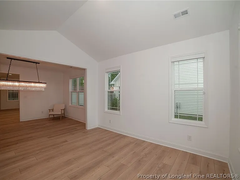 212 Stafford Ave — Photo 10