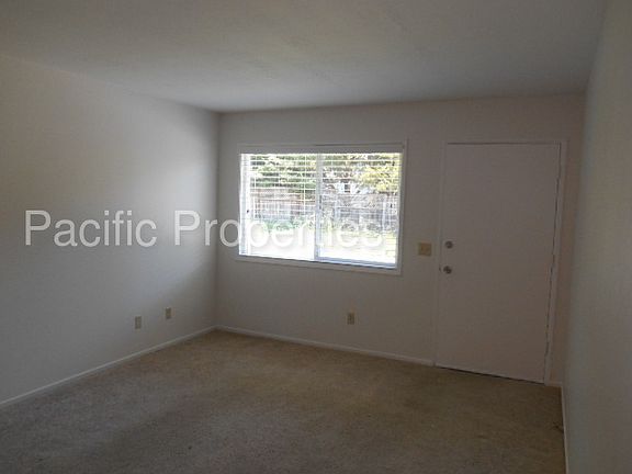 5th image of 69 Holly Hts