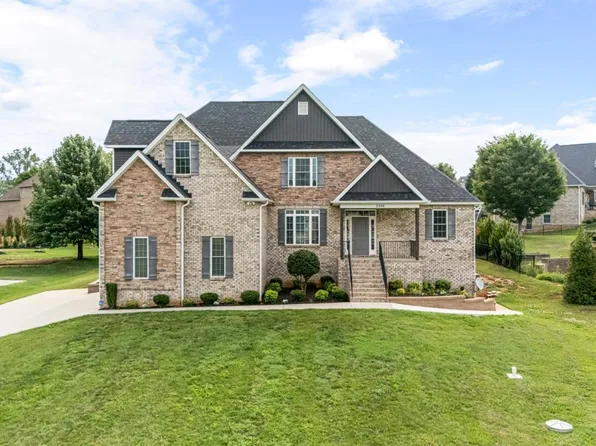 2160 Colby Dr, Forest, VA 24551