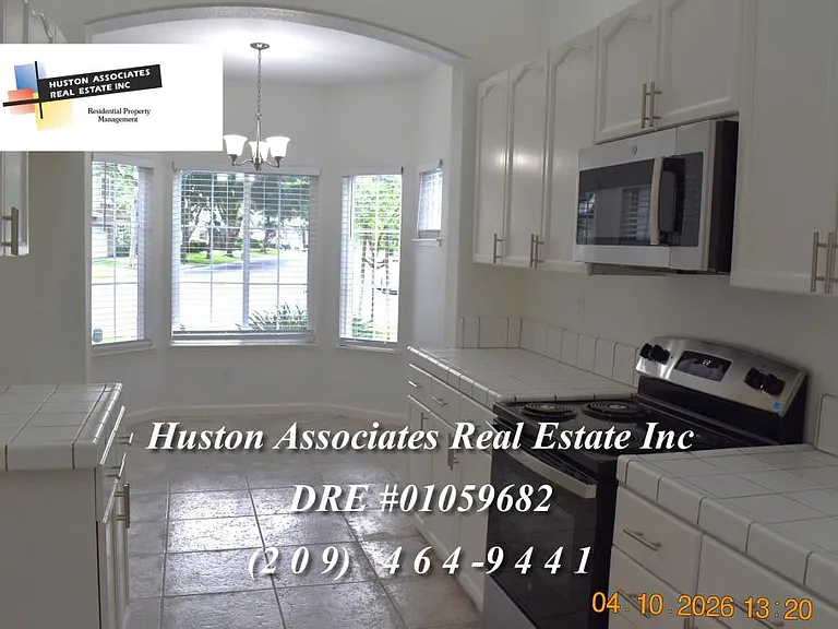 3915 Bridlewood Cir — Photo 6