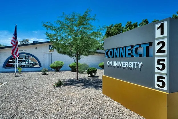 Connect on University Apartments — Photo 14