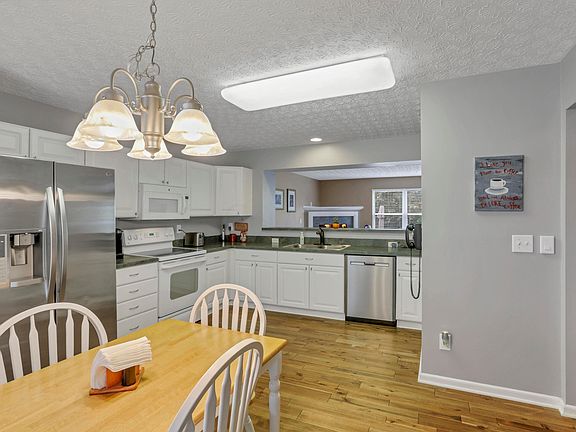 5th image of 5905 Big Cypress Dr