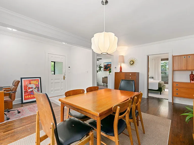 424 W Oak St — Photo 12