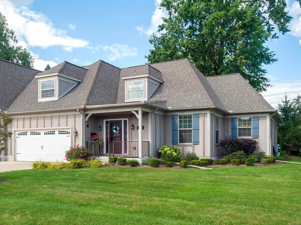 40 River Ln, Grosse Pointe Woods, MI 48236