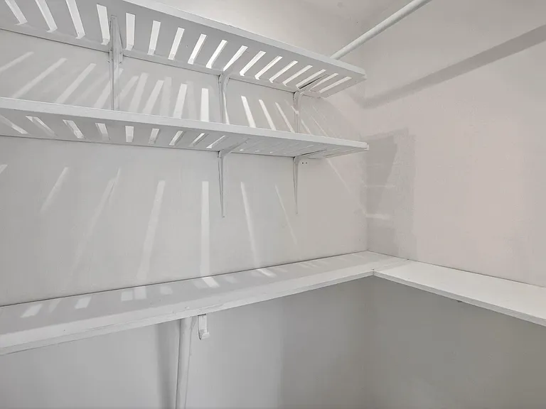 4051 NE 13th Ave #77 — Photo 32