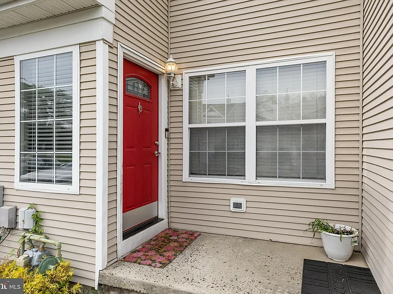 108 Tattersall Dr — Photo 3