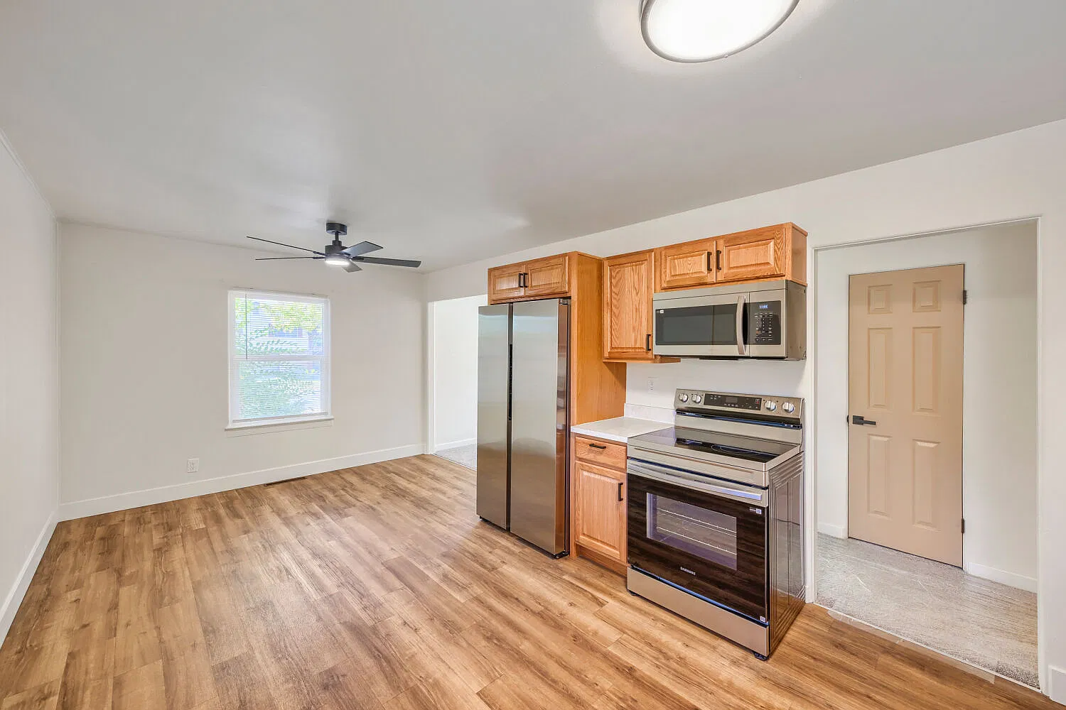 3 bed, 1200 sqft, $2,050 — Photo 3