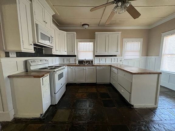 5th image of 1033 Poplar St