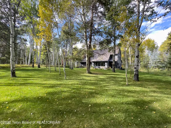 5450 W Cottonwood Canyon Rd, Wilson, WY 83014