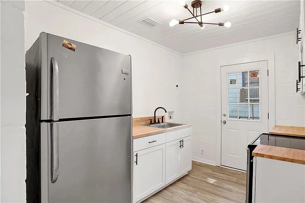 2 bed, 1.0 bath, 720 sqft, $1,300 — Photo 4