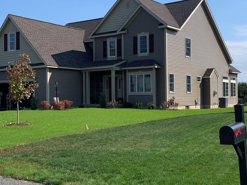 1st image of 20 Fieldstone Dr