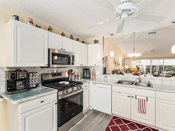 4th image of 1270 Northbrook Pl