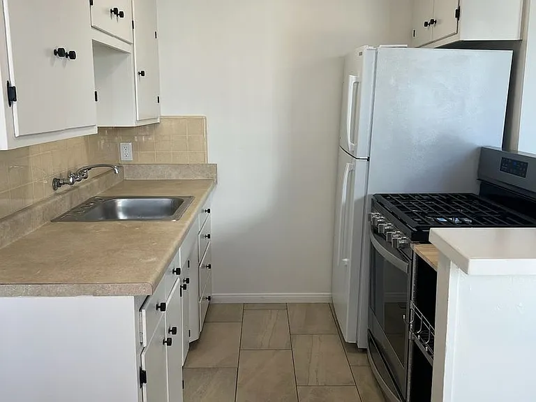 266 Landis Ave #A-E — Photo 3